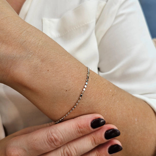 Pulseira Bolinhas Achatadas Clara Banho Ródio Branco
