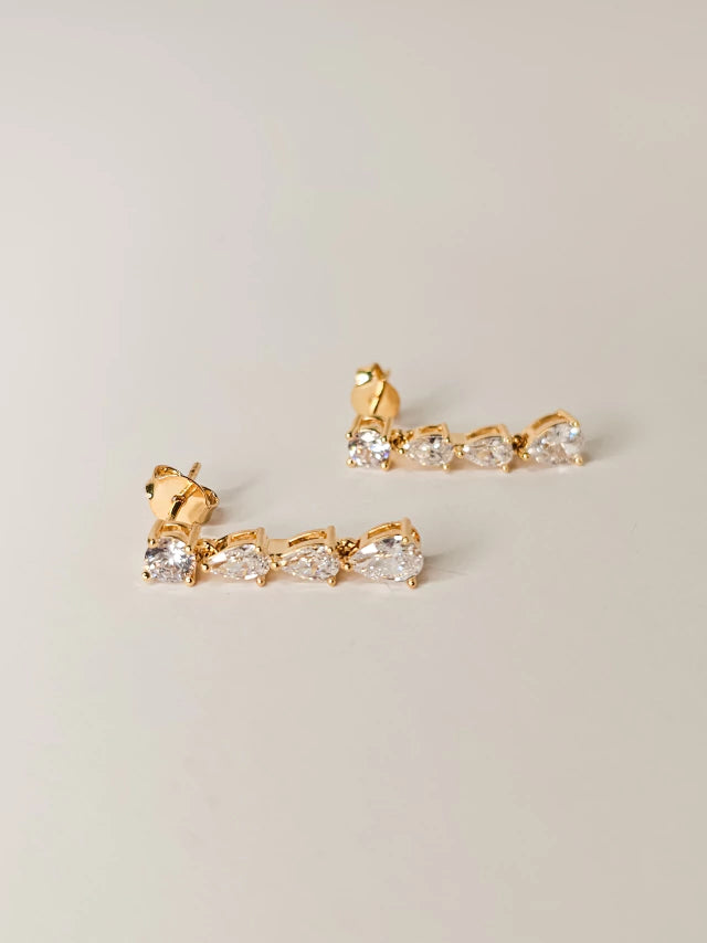 Brinco Pendurado Zirconias Clara Banho de Ouro 18k