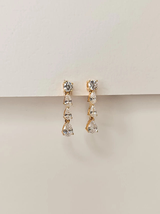 Brinco Pendurado Zirconias Clara Banho de Ouro 18k