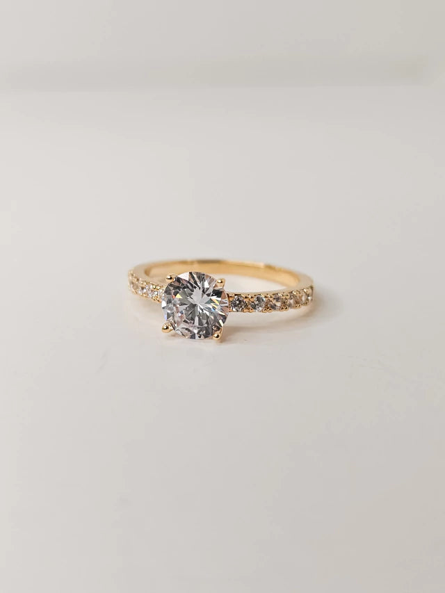 Anel Solitário Cravejado Clara 6mm Banho Ouro 18k