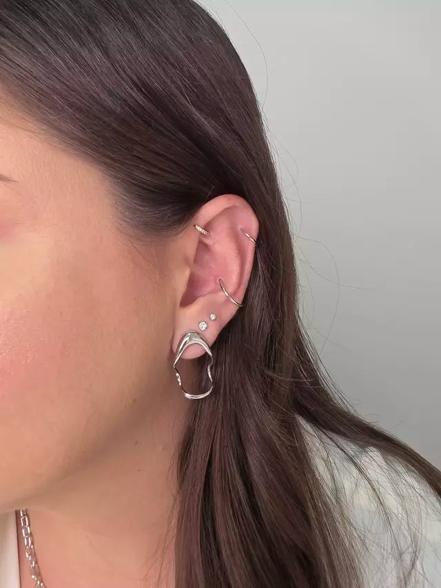 Brinco Ear Hook Orgânico Clara Banho Ródio Branco